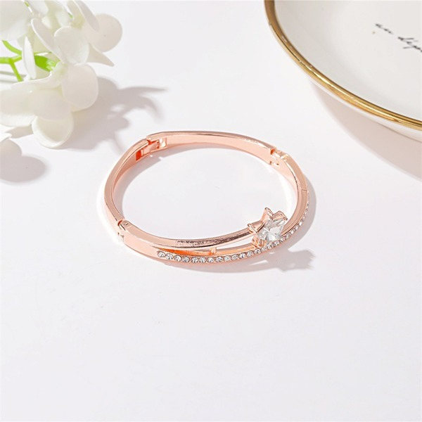 Wholesale gold alloy Pentagram Zircon Bracelet JWE-BT-D504